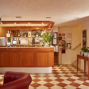 https://albergo-commercio-e-pellegrino.hotelinveneto.com