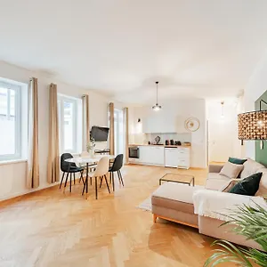  Apartment The 15's