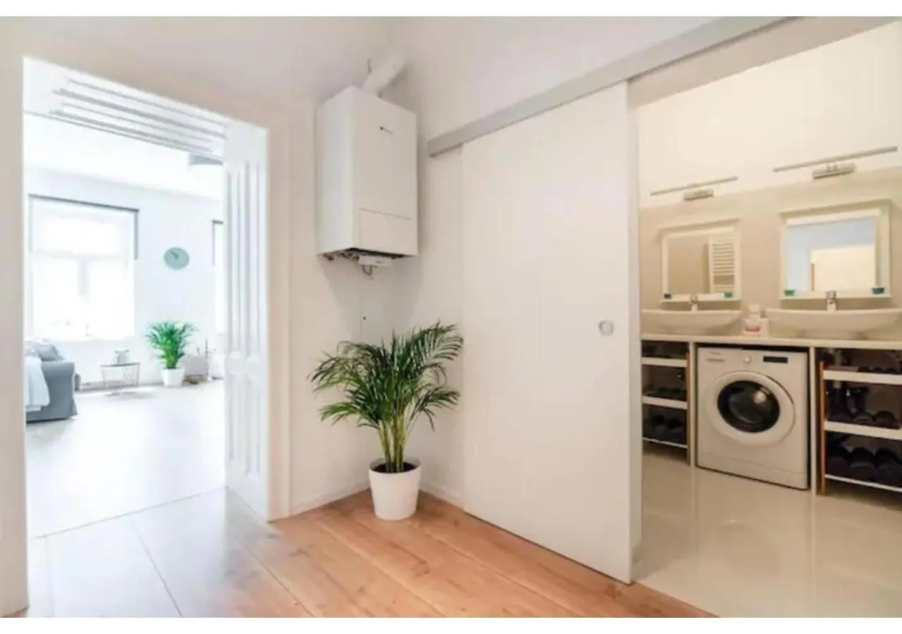 Luxurious And Bright, 5 Min To City Center Apartment Vienna